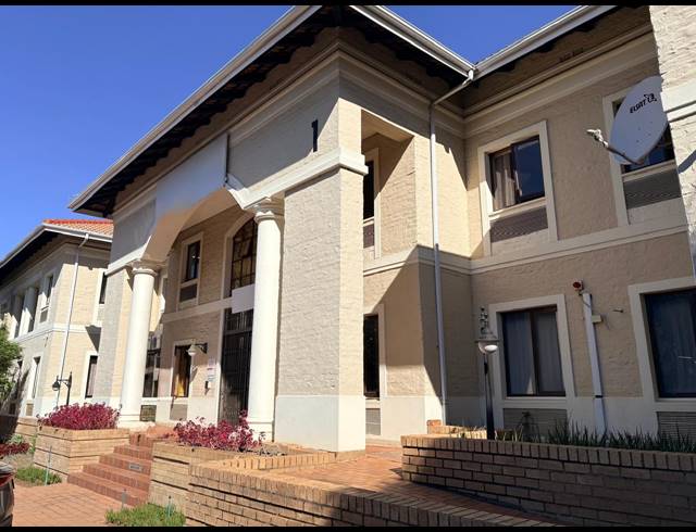 1,527M² OFFICE TO LET IN VORNA VALLEY